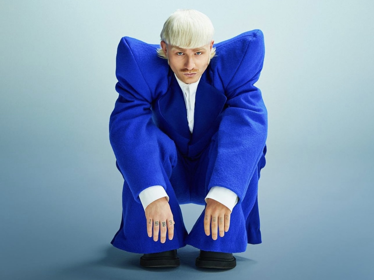 Joost klein певец нидерланды евровидение. Певец клейн. Пол кляйн. Певец клейн. Джост кляйн певец.