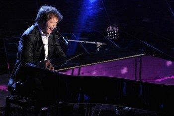 2011_19022011_105347_raphael-gualazzi-sanremo_650x435