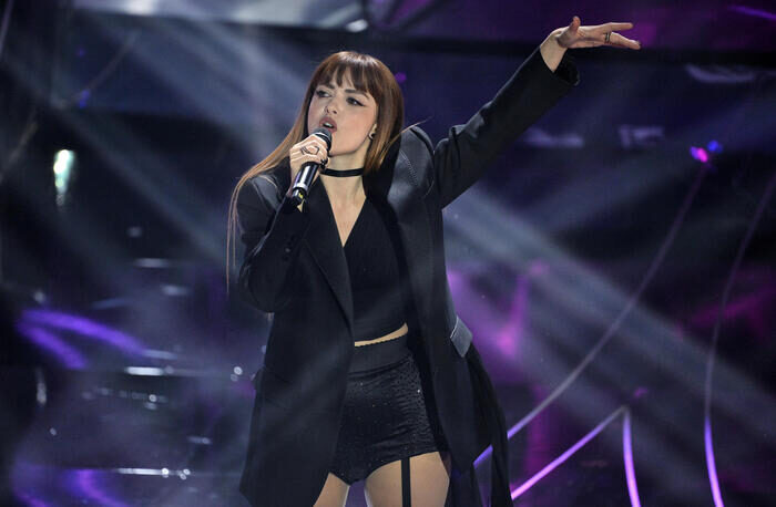 Italian singer Annalisa performs on stage at the Ariston theatre during the 74rd Sanremo Italian Song Festival, Sanremo, Italy, 06 February 2024. The music festival will run from 06 to 10 February 2024.  ANSA/ETTORE FERRARI