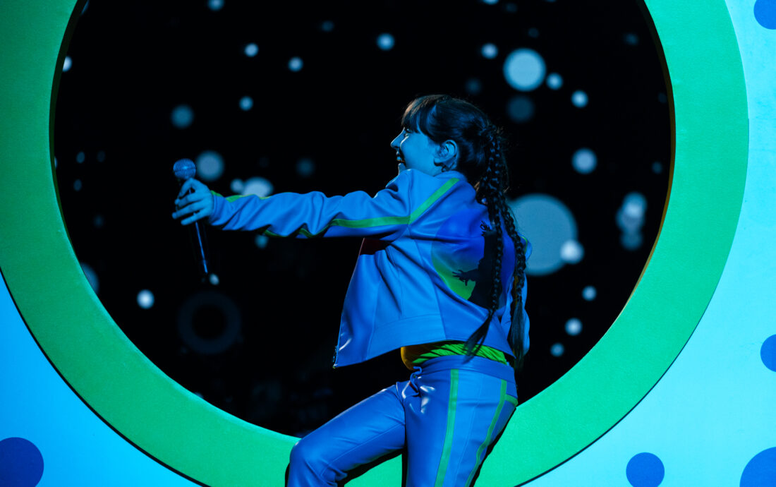 🇪🇸 Spain / Chloe DelaRosa performing Como La Lola at Junior Eurovision 2024, at the First Rehearsal in Caja Mágica, Madrid.
