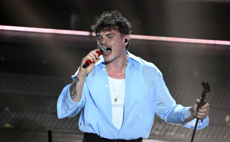 Italian singer Olly performs on stage at the Ariston theatre during the 75th edition of the Sanremo Italian Song Festival, in Sanremo, Italy, 15 February 2025. The music festival will run from 11 to 15 February 2025.  ANSA/ETTORE FERRARI