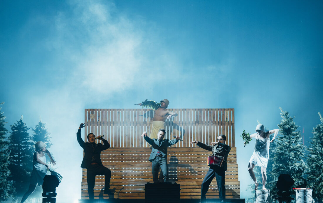 KAJ rehearsing Bara Bada Bastu for Sweden at St. Jakobshalle
