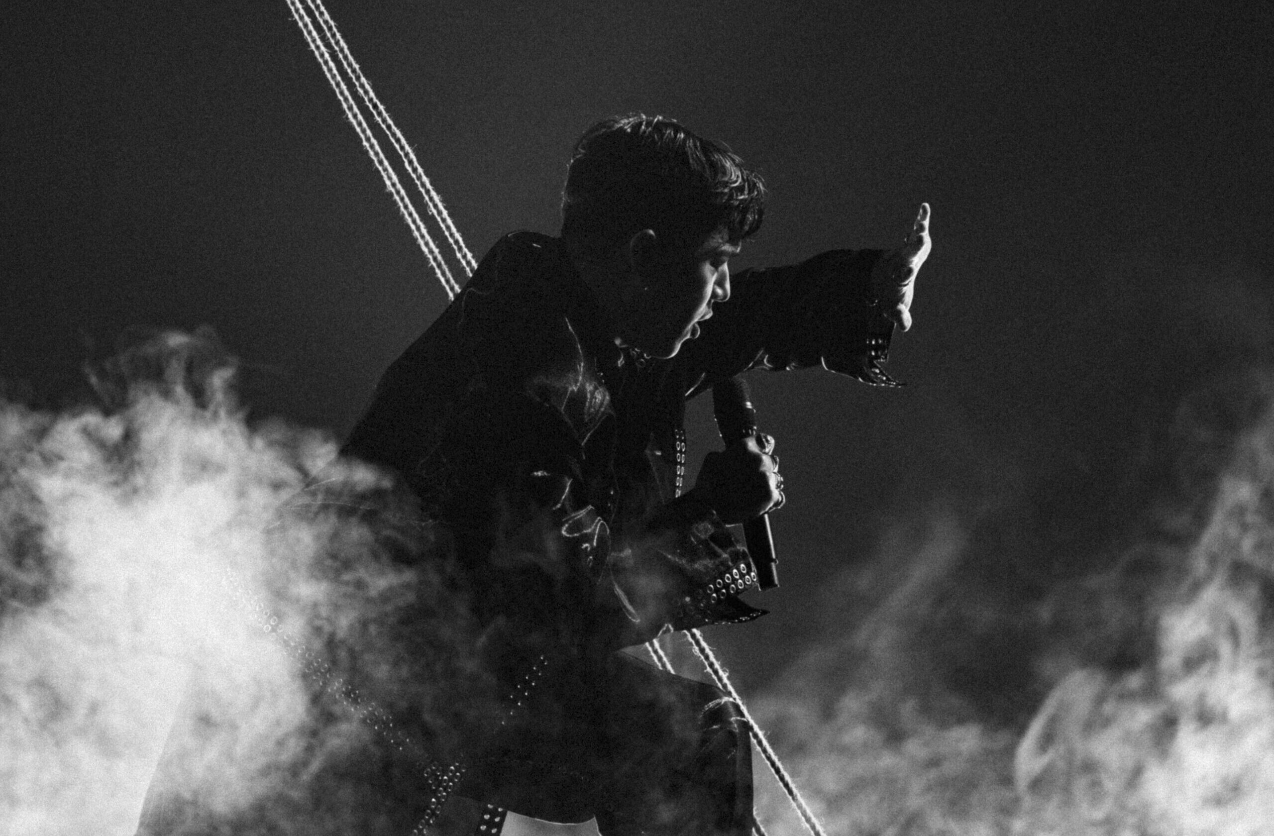 JJ_rehearsing_Wasted_Love_for_Austria_at_St._Jakobshalle(6)