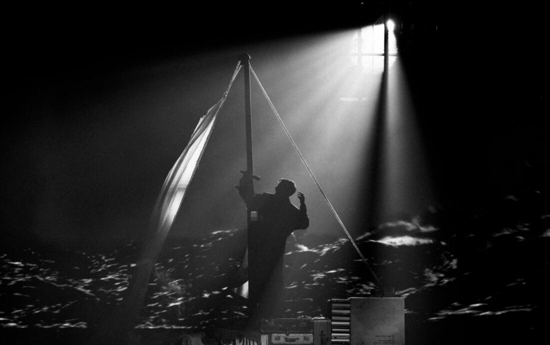 JJ_rehearsing_Wasted_Love_for_Austria_at_St._Jakobshalle(9)