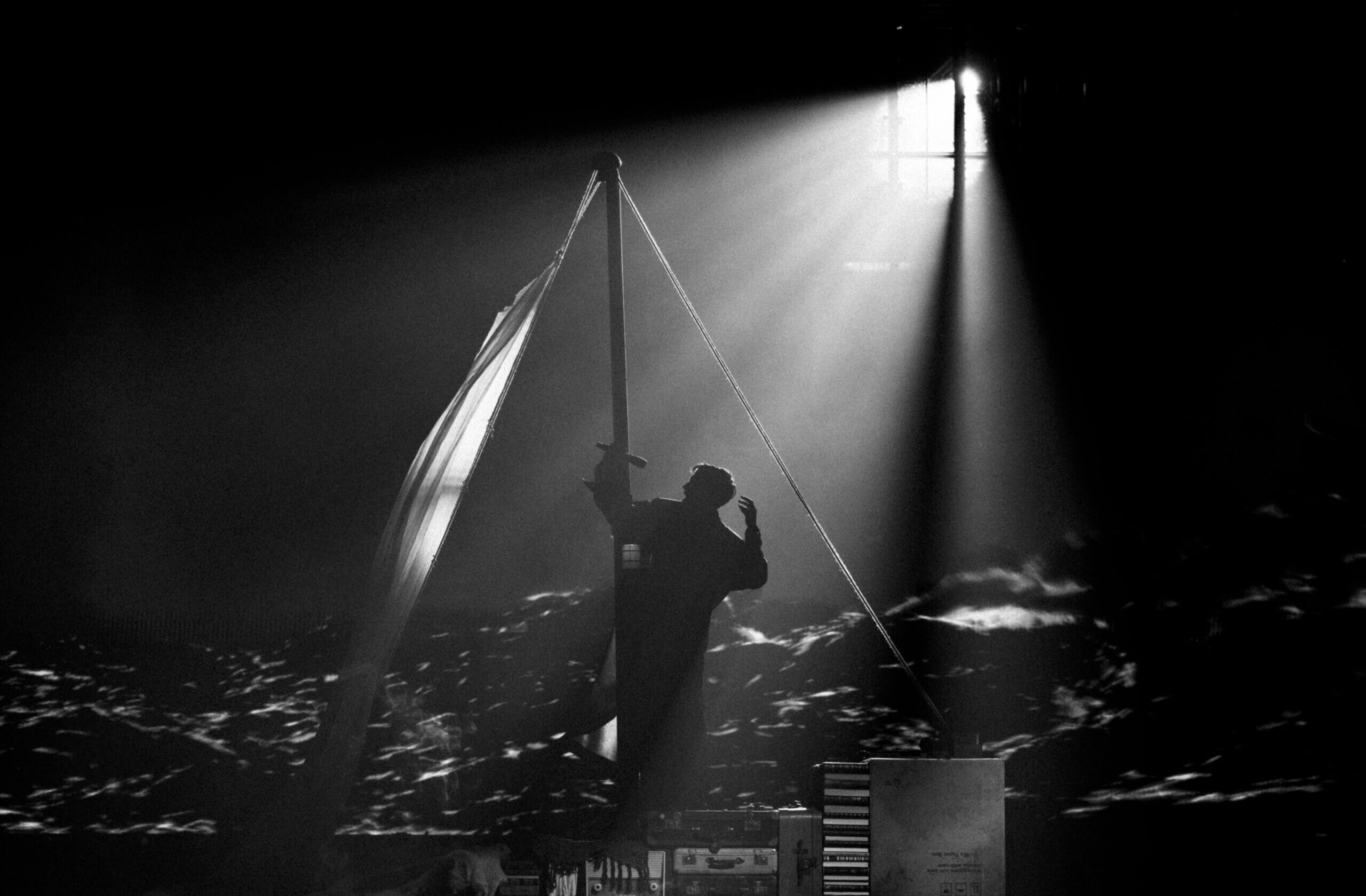 JJ_rehearsing_Wasted_Love_for_Austria_at_St._Jakobshalle(9)