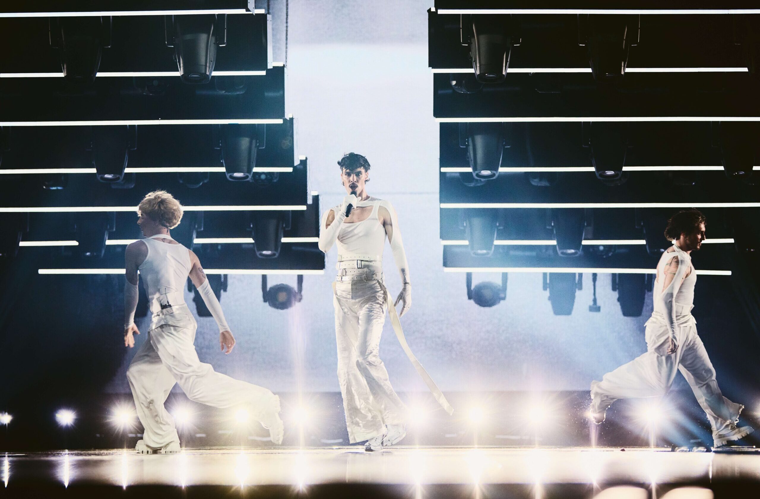 ADONXS_rehearsing_Kiss_Kiss_Goodbye_for_Czechia_at_St._Jakobshalle(9)