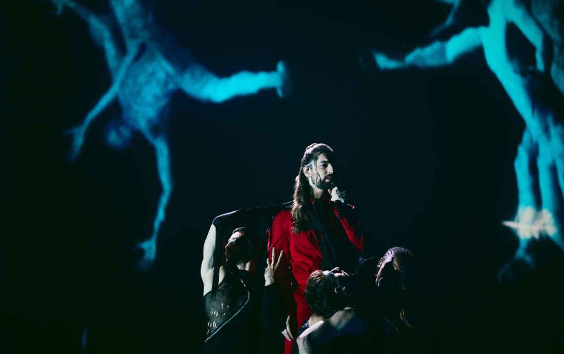 Princ_rehearsing_Mila_for_Serbia_at_St._Jakobshalle(8)