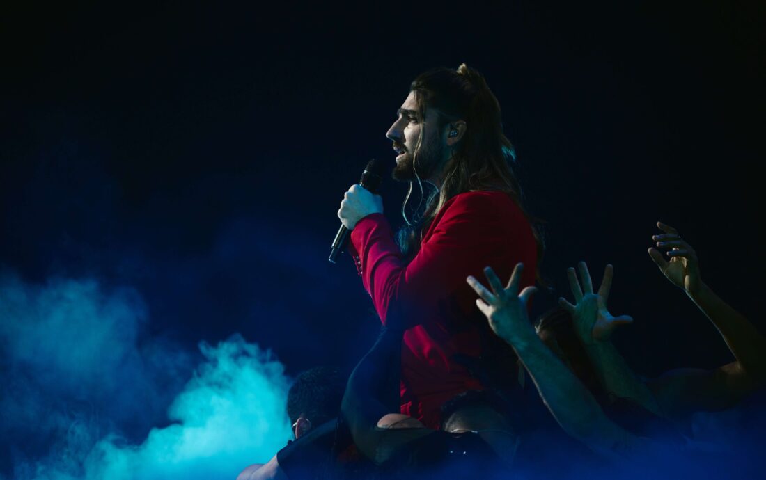 Princ_rehearsing_Mila_for_Serbia_at_St._Jakobshalle