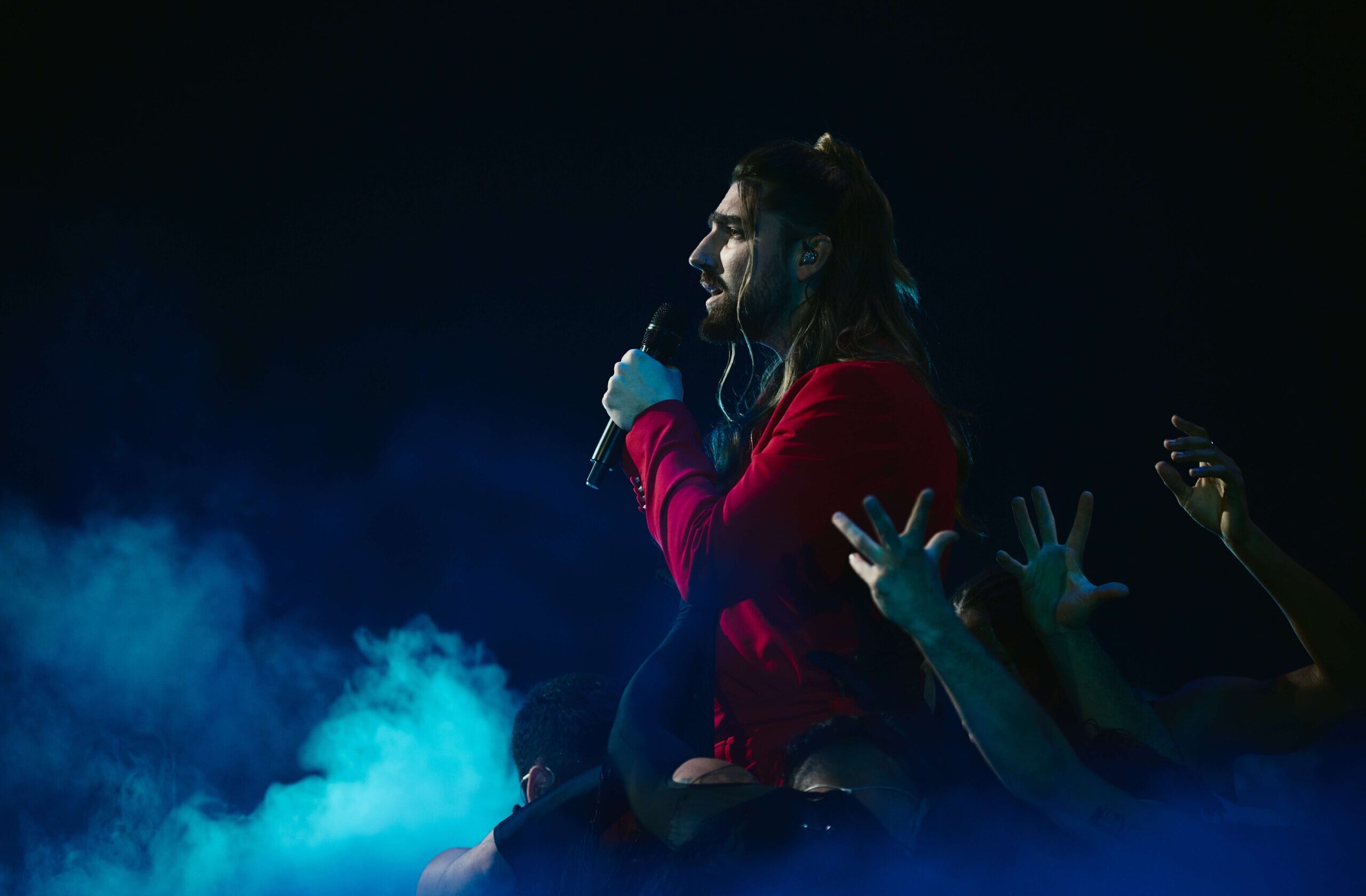 Princ_rehearsing_Mila_for_Serbia_at_St._Jakobshalle