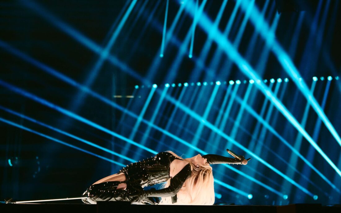Erika_Vikman_rehearsing_ICH_KOMME_for_Finland_at_St._Jakobshalle(7)