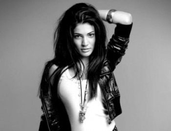 2012_01092011_050230_eve_adamou1