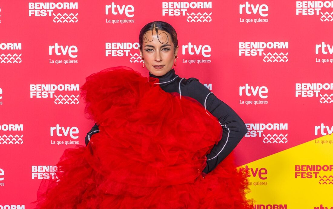 Rosalinda galan de raíz y cora