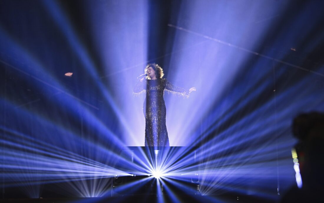 oxygen-laila-adele-1_6985035173f9a