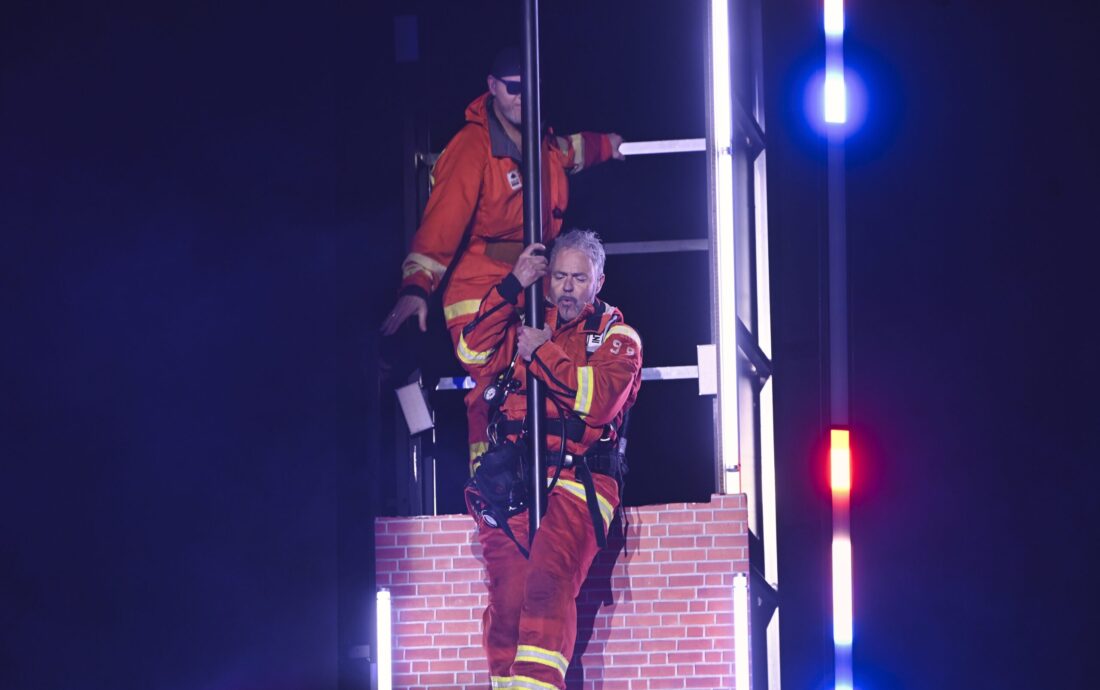 rakt-in-i-elden-bran_6985031aa7b24