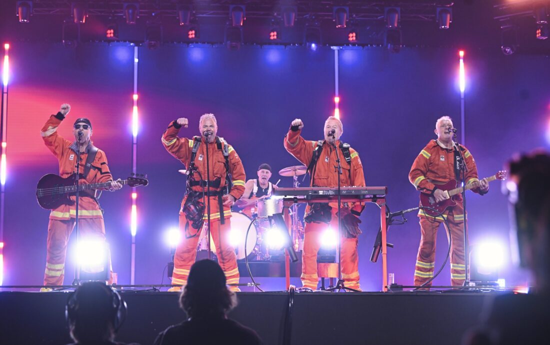 rakt-in-i-elden-bran_69850317ab3dc