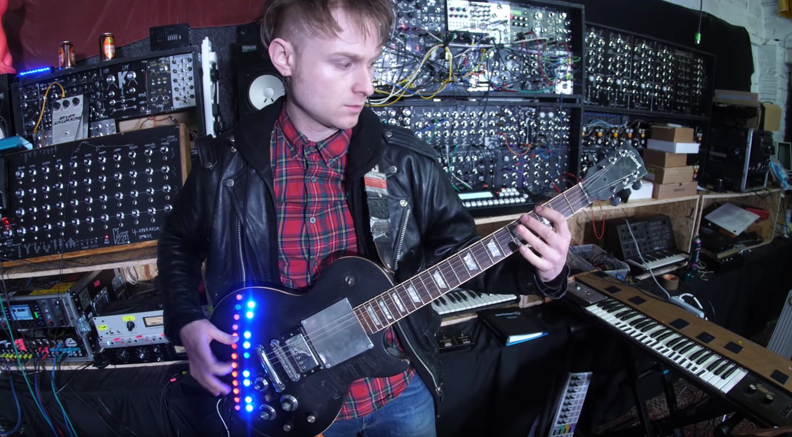 look-mum-no-computer-midi-les-paul-led-buttons-1301914230