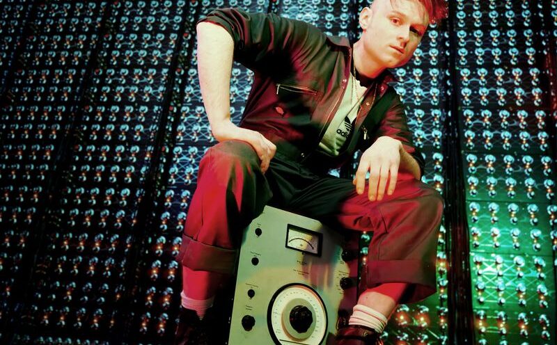 Reino Unido 2026 look mum no computer