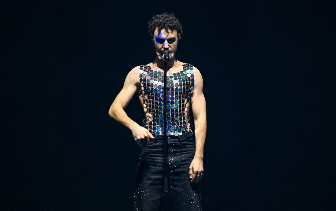 Cosmó in der Show «Vienna Calling - Wer singt für Österreich?». Der 70. Eurovision Song Contest wird in diesem Jahr in Wien ausgetragen. (zu dpa: «ESC: Österreich schickt 19-Jährigen ins Rennen»)