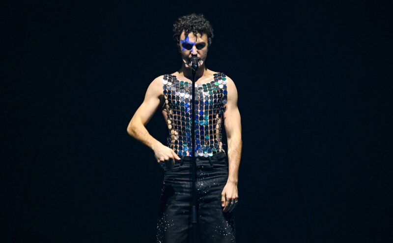 Cosmó in der Show «Vienna Calling - Wer singt für Österreich?». Der 70. Eurovision Song Contest wird in diesem Jahr in Wien ausgetragen. (zu dpa: «ESC: Österreich schickt 19-Jährigen ins Rennen»)