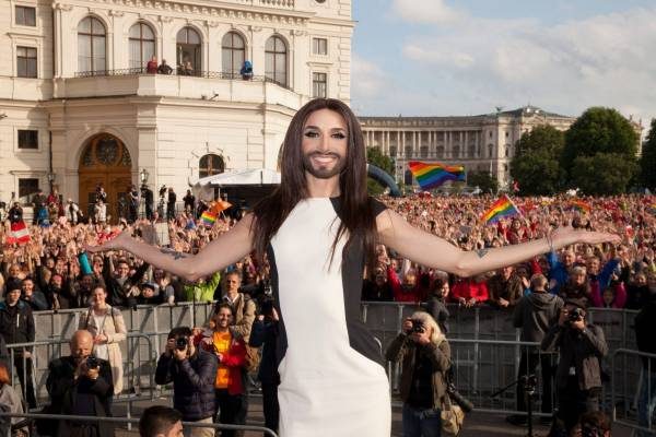 2014_20052014_023714_ORF_ConchitaWurst_ConcertVienna_03-1