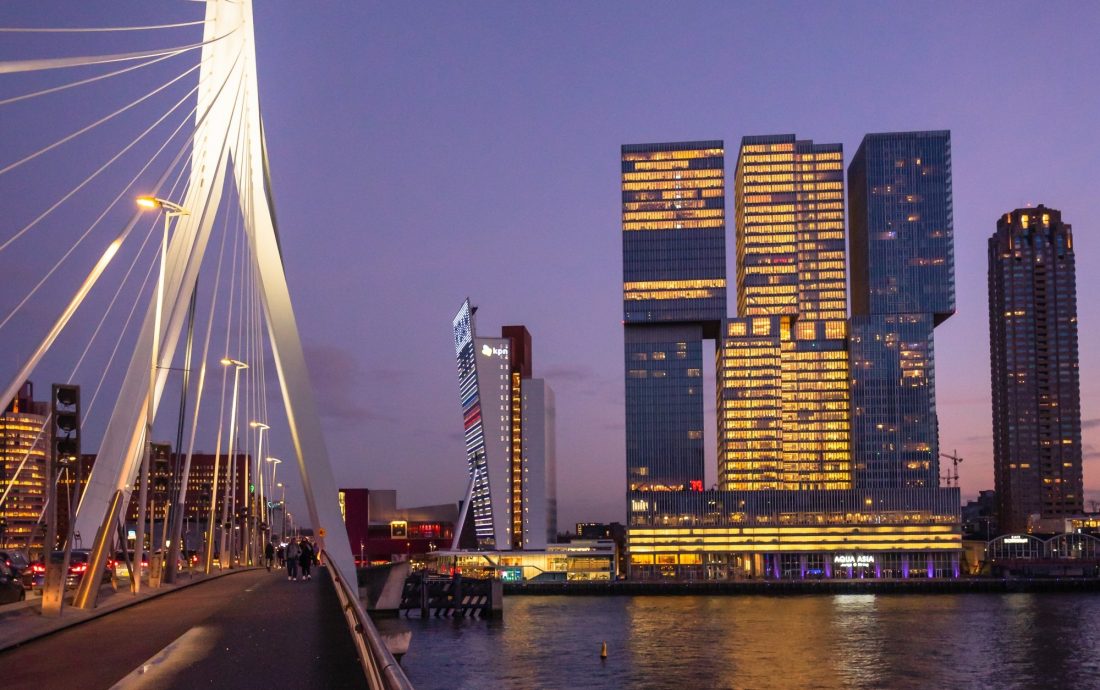 01092019_074317_Rotterdam_-_Erasmusbrug_and_De_Rotterdam_grande