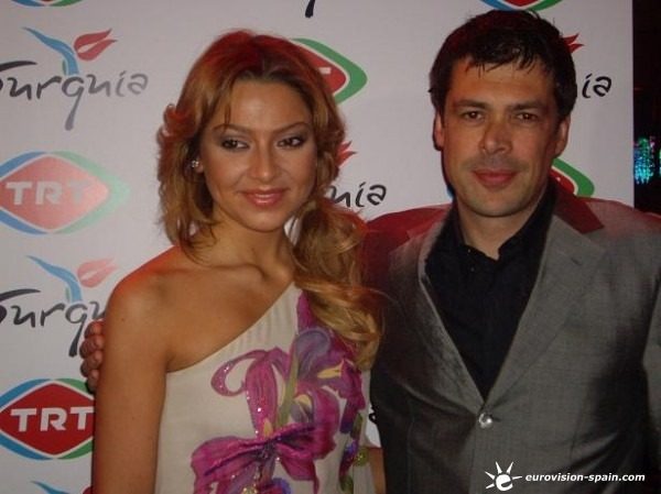 040409alas135549_hadise_hevia