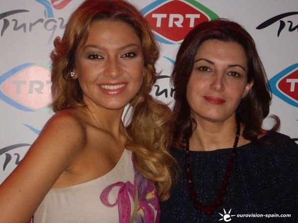 040409alas135609_hadise_monica_molina